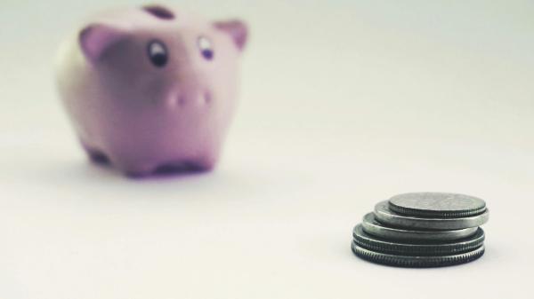 Dobânzile la depozitele în lei au rămas cu mult în urma inflației