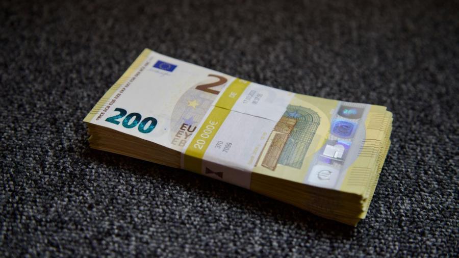 Clienții Raiffeisen au reclamat credite nesolicitate