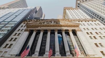 FMI semnalează riscuri de corecție pe piețele bursiere