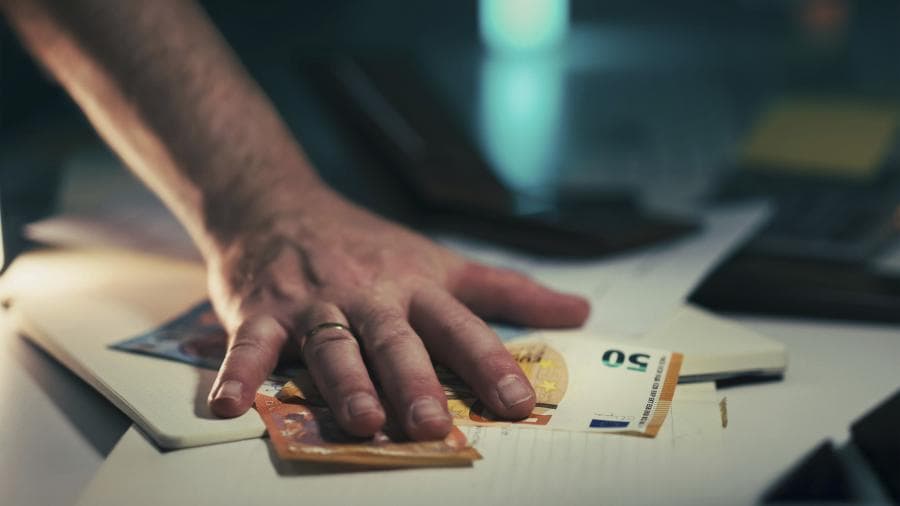 Creditele false sunt suportate integral de consumatori